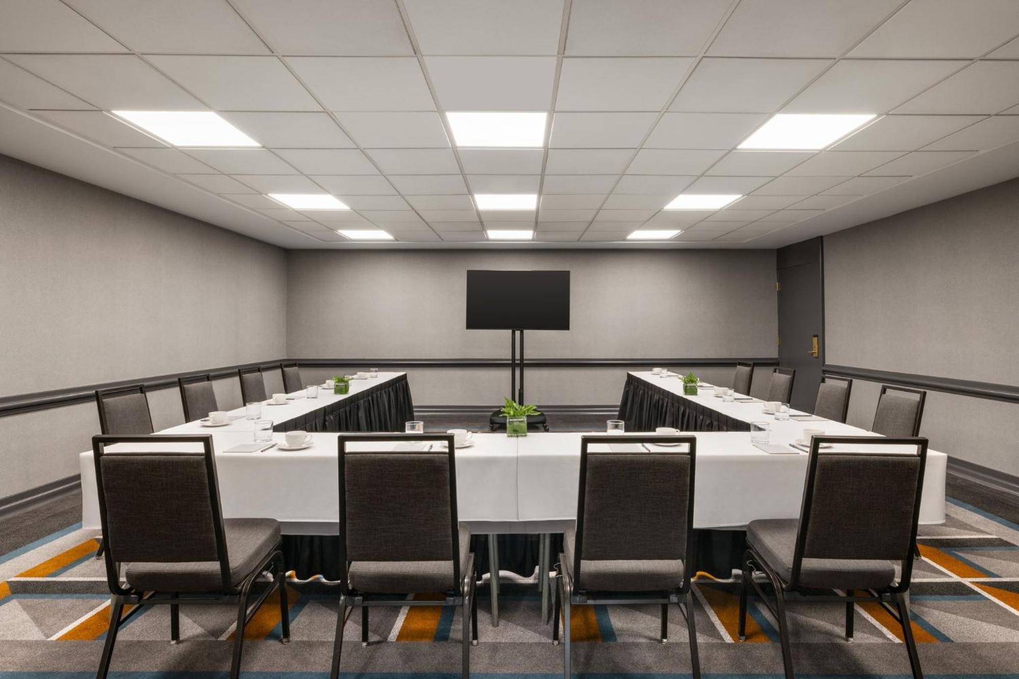 Crowne Plaza Louisville Airport Expo Ctr By Ihg Εξωτερικό φωτογραφία