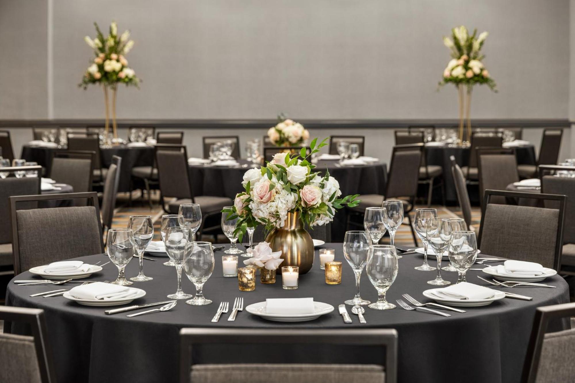 Crowne Plaza Louisville Airport Expo Ctr By Ihg Εξωτερικό φωτογραφία