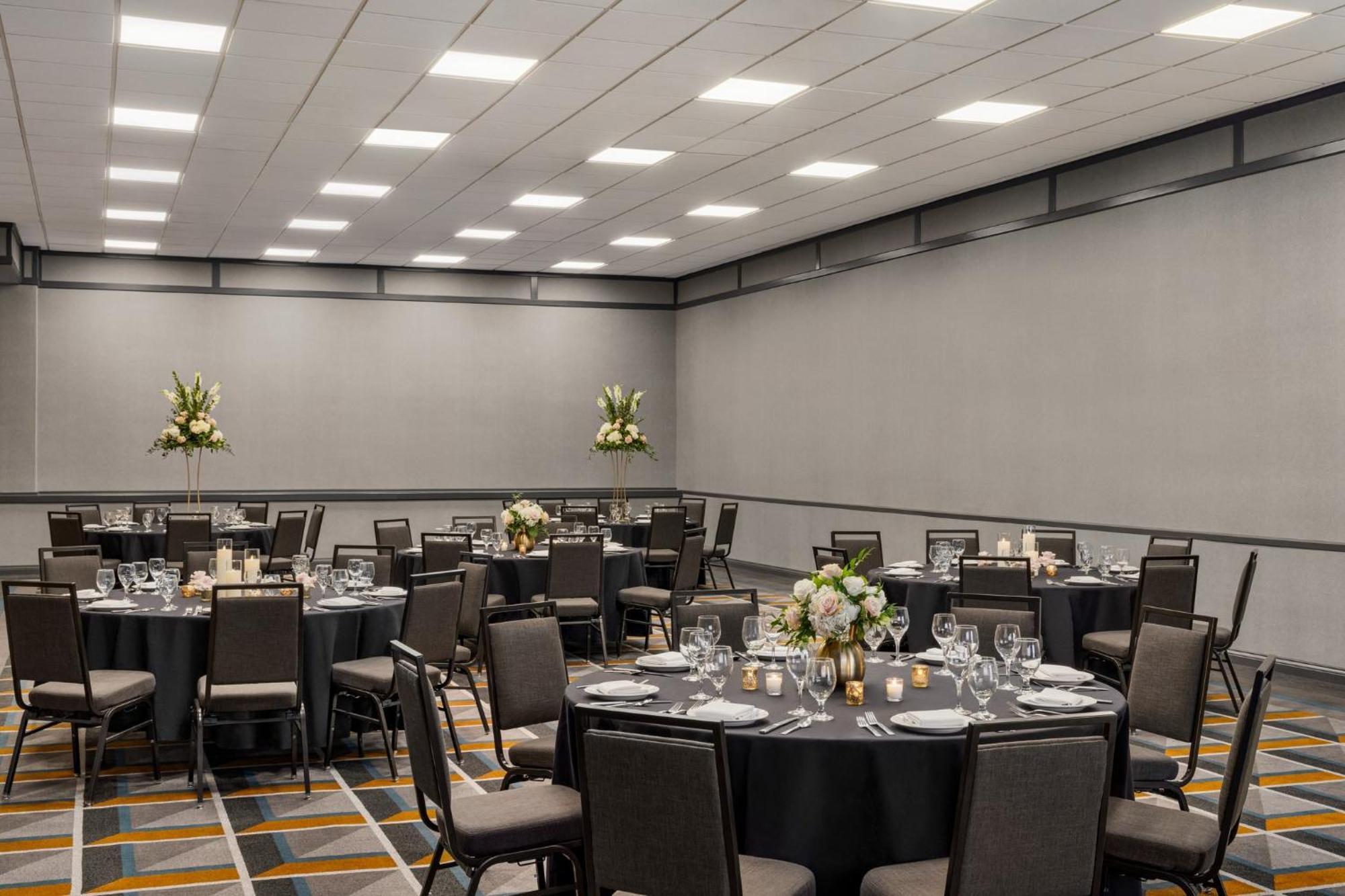 Crowne Plaza Louisville Airport Expo Ctr By Ihg Εξωτερικό φωτογραφία